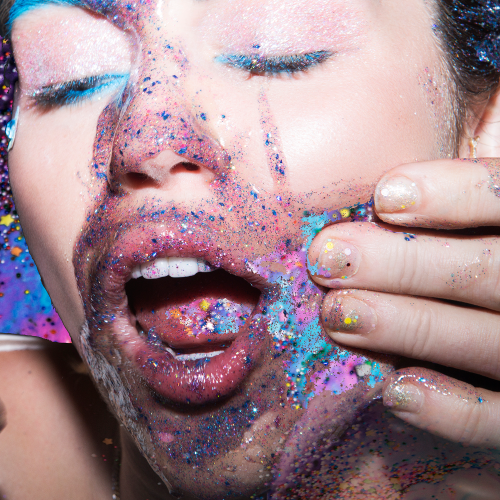 Miley-Cyrus-and-her-dead-Petz-album-cover